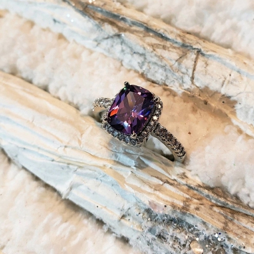 NWT Purple Amethyst Cushion Cocktail Ring Diamond Band Fashion Party